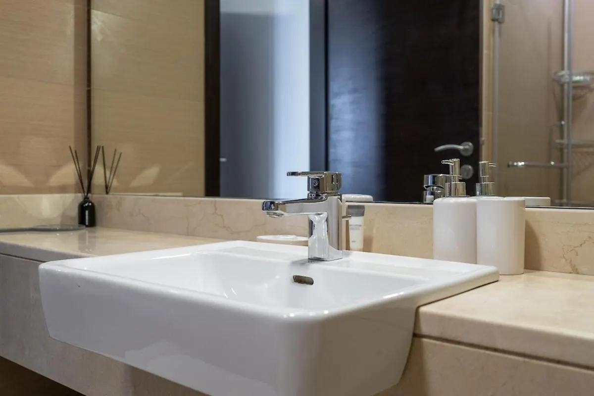 Апартаменты Wonderful 1-Bedroom With Canal View At Sparkle Tower In Dubai Marina