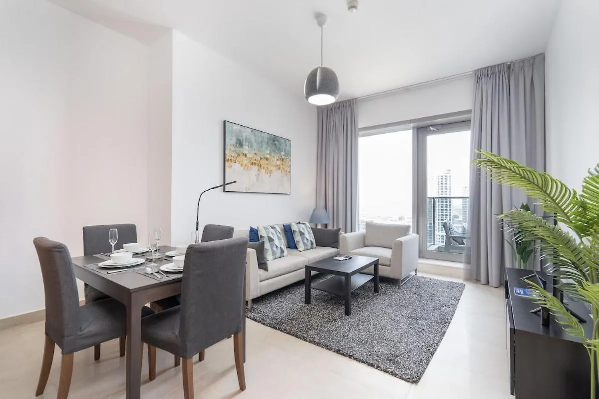 Апартаменты Wonderful 1-Bedroom With Canal View At Sparkle Tower In Dubai Marina