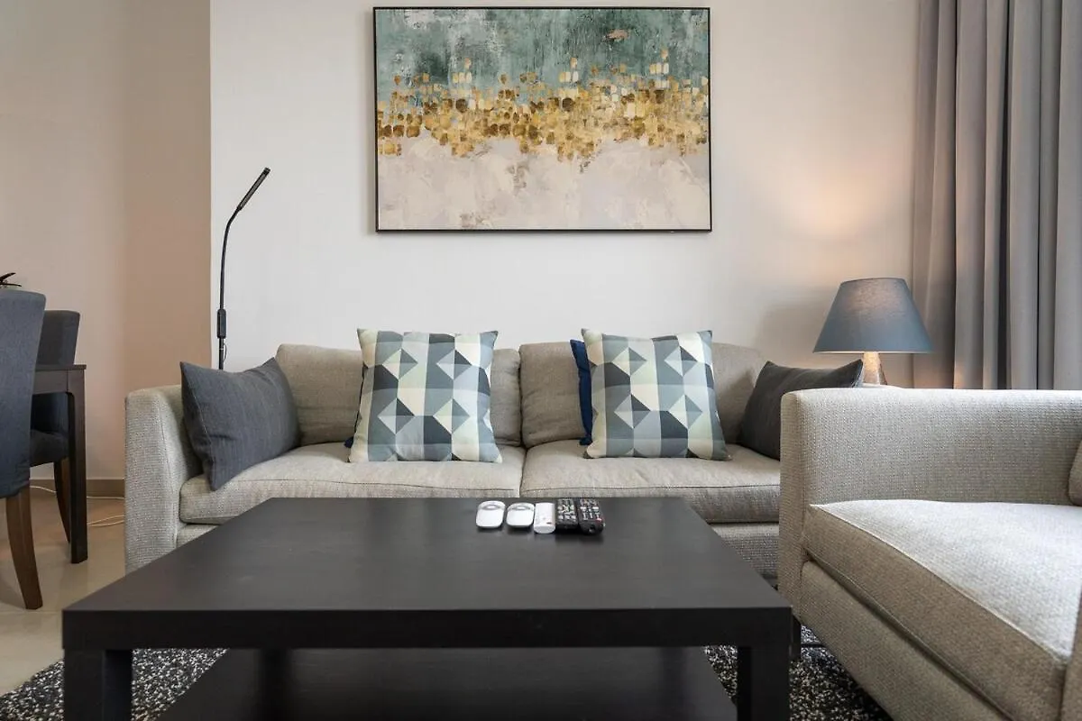 Апартаменты Wonderful 1-Bedroom With Canal View At Sparkle Tower In Dubai Marina ОАЭ